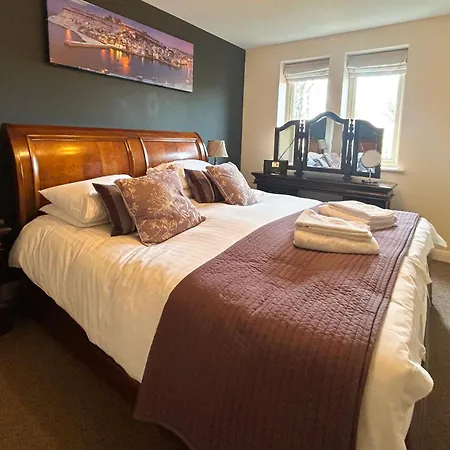 Whitby Apartment Tatil Evi *